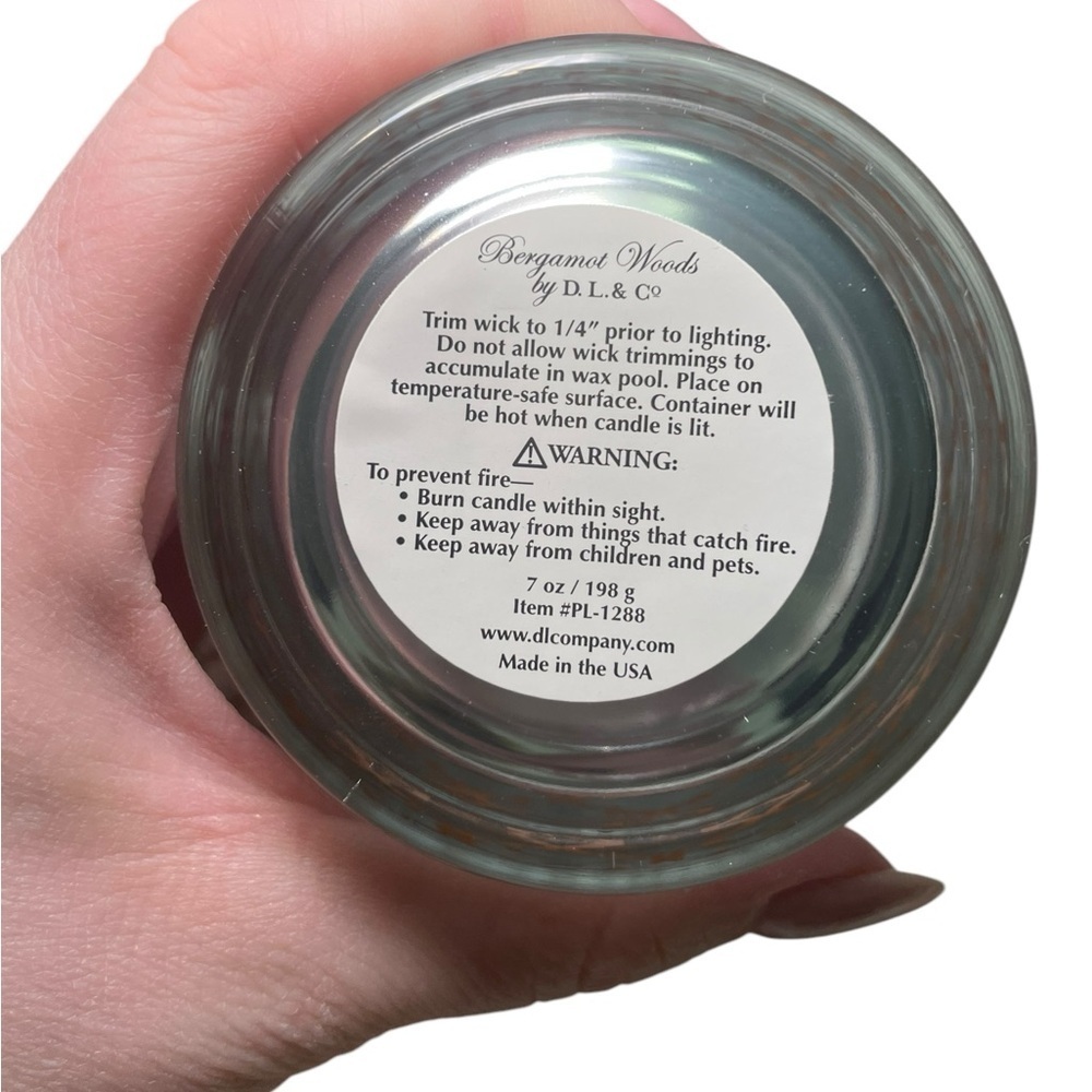 D.L. & Co. Bergamot Woods New NIB 7 Oz Soy Blend Candle - Picture 4 of 5
